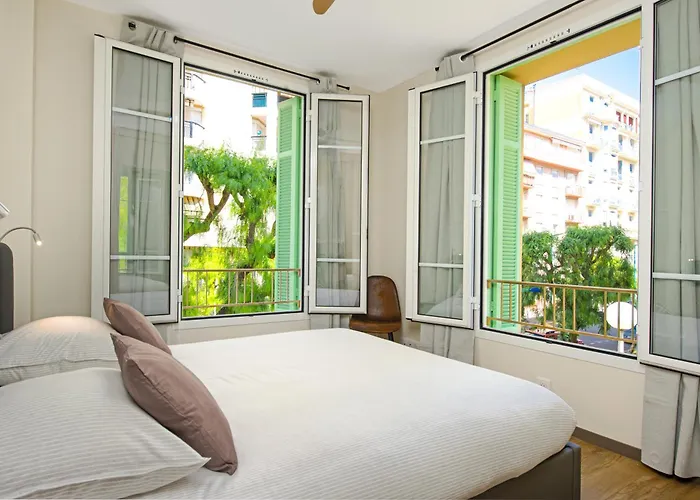 Edouard Vii 2 - Agreable 3 Pieces - - 50 M Des Plages Apartamento *